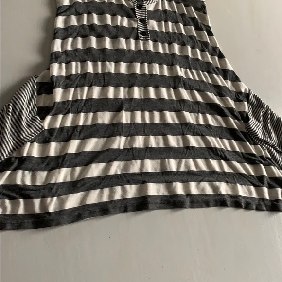 Women’s size xsmall shirt - Picture 3 of 3